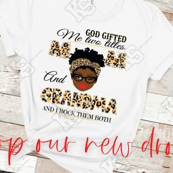 Mom and Grandma 2 Titles Tee‎ - Picture 1 of 2